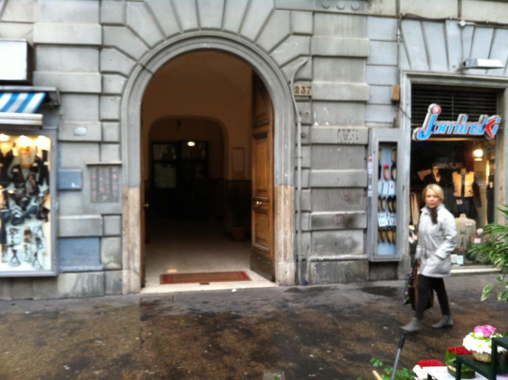 Giulio Cesare Imperatore Rome Exterior photo